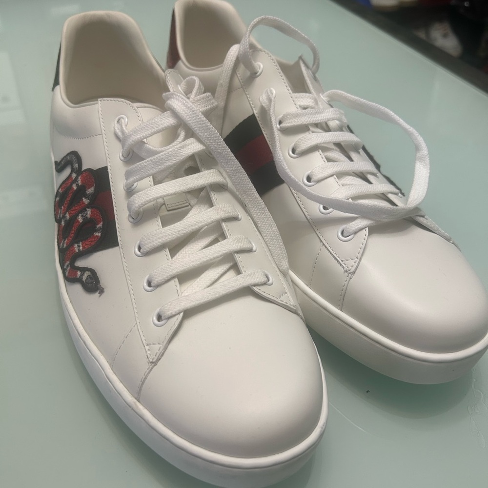 Gucci White Sneakers with Red and Black Accents - Picture 2 of 5